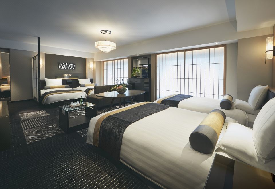 호텔 뉴 오타니 오사카의 웅장한 외관과 정원