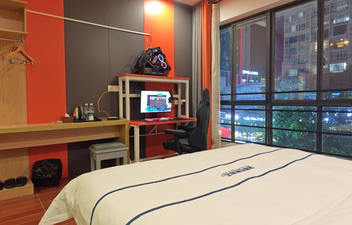 Blue Whale Esports Hotel (Laibin Zhenghe Pedestrian Street Branch)