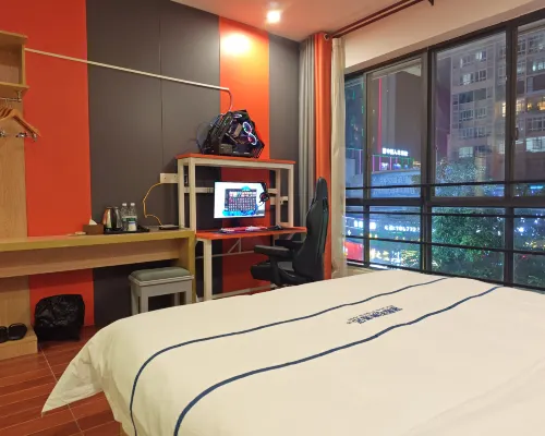 Blue Whale Esports Hotel (Laibin Zhenghe Pedestrian Street Branch) Hotels in Laibin