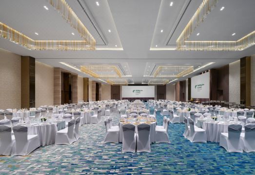 홀리데이 인 & 스위트 비엔티안