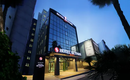 Hotel Skypark Jeju 1 Отели рядом с достопримечательностью «Драконный головный рок»