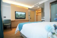 EAST HUAYUAN HOTEL
