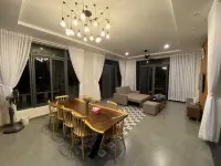 MyGarden Nam Phuong Lakeview Hotels in Dam Bri