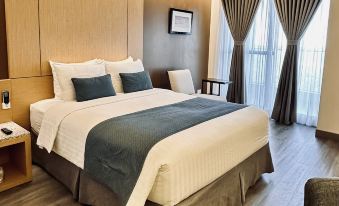 West Plaza Hotel at Lebuu Street