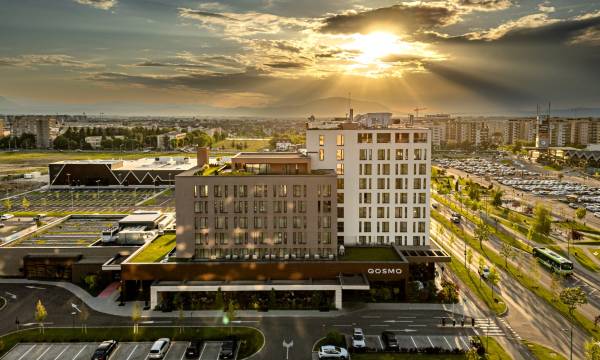 Qosmo Brasov Hotel