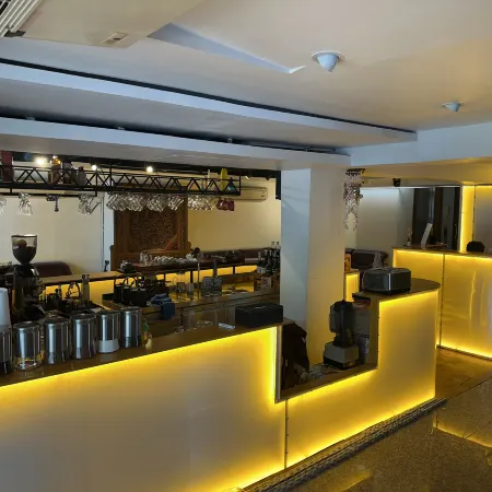 Longzhu Guesthouse Отели рядом с достопримечательностью «Asiatique - Набережная»