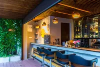 Golden Pearl Tangalle Beach Hotels in Hambantota