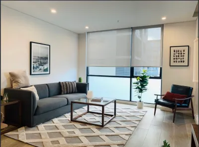 Stylish spacious Ensuite  close airport, UTS and CBD Hotels in Mascot