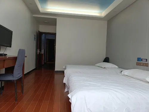 Penglai Hotel (Tai'an Road)