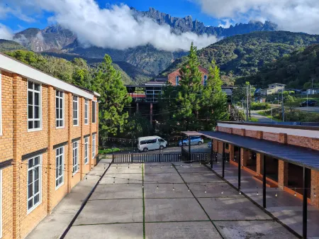 H Benjamin Residence