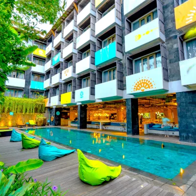 Tijili Hotel Seminyak Отели рядом с достопримечательностью «Пляж Дабл-Сикс»