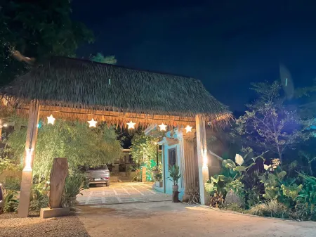 Ilawoods Resort and Sanctuary Batangas Отели рядом с достопримечательностью «Парк Тал»