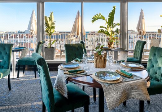 스플렌디드 호텔 객실 내부