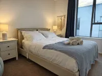 CBD 2 Bed 2 Bath Parkside Retreat With Parking - JJHome