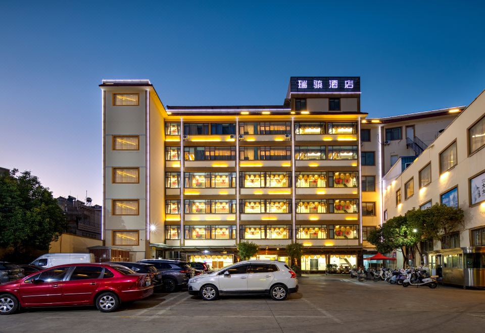 hotel overview picture
