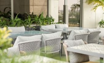 SeSaya Poshtel & Bistro