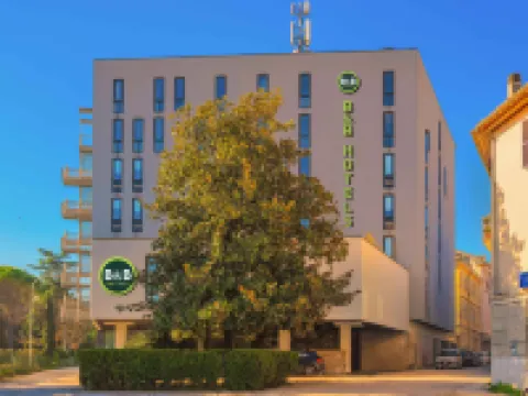 เบดแอนด์เบรกฟาสต์ โรงแรม ฟาบริอาโน จานัส โรงแรมในFabriano