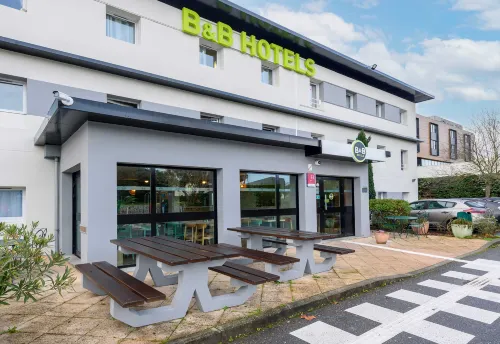 B&B Hotel Toulouse Cité de l'Espace Hurel - parkir
