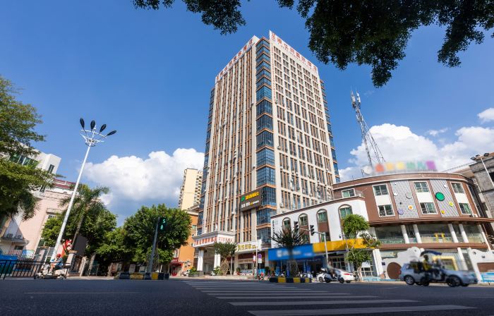 Vienna International Hotel (Guangning)