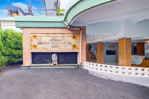 Townhouse Oak Legian Near Legian Beach Formerly Sayang Maha Merta Außen Photos