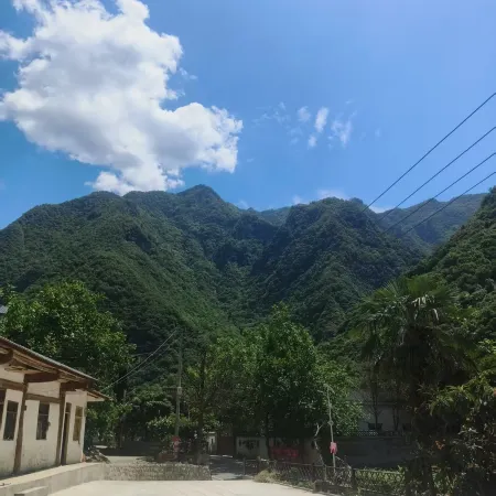 Qingchuan Yuxige Homestay