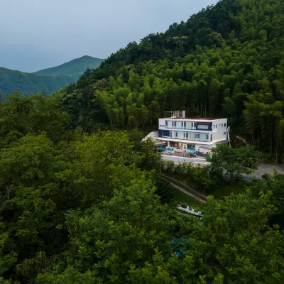 Qinglong Township, Longge Village, Hongcun Group, Qinglong Dispatch 150 meters to the southeast Hotels near Xijin Ferry