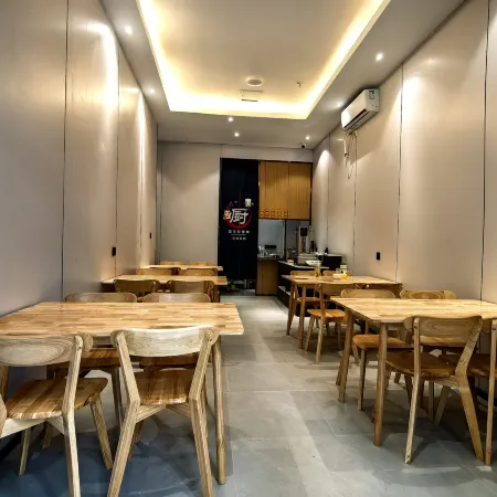 Minzhou Hotel (Haicang Bay Park Metro Station Songyu Passenger Terminal) Отели рядом с достопримечательностью «Мост Хай Кан»
