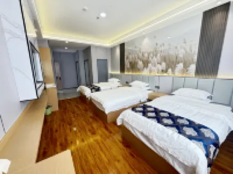 Luqu Hongshiya Holiday Hotel