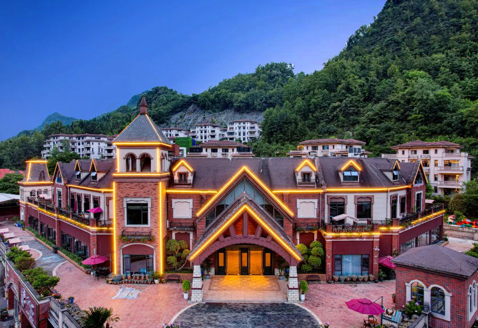 hotel overview picture