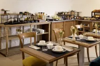 Le Relais Madeleine - breakfast