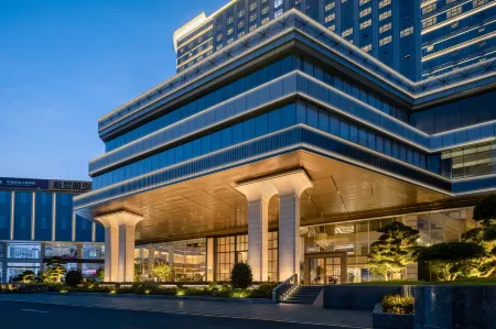 Lung Chuen International Hotel Отели в г. Дунгуань