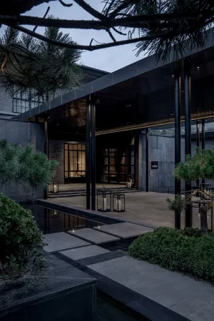 THE BOLO HOTEL Отели рядом с достопримечательностью «University of Chinese Academy of Sciences (North to Hongda Mansion)»