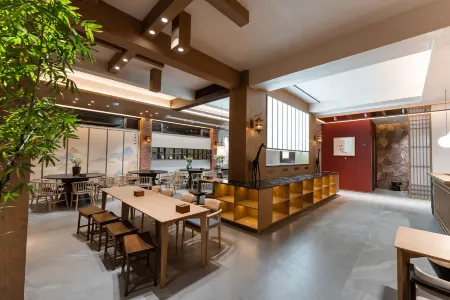 Nanluan Yunqi Vacation Apartment (Bali Gou Tianjie Mountain Scenic Area) Отели рядом с достопримечательностью «Jiulian Mountain Scenic Area»