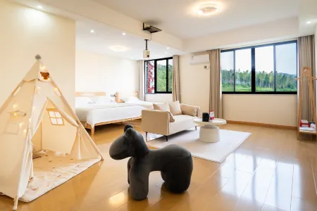 Yaochi Ju Cream Style Art Design Scenic Boutique Stay (Yixing Yao Hu Town) Отели рядом с достопримечательностью «Linggu Cave»