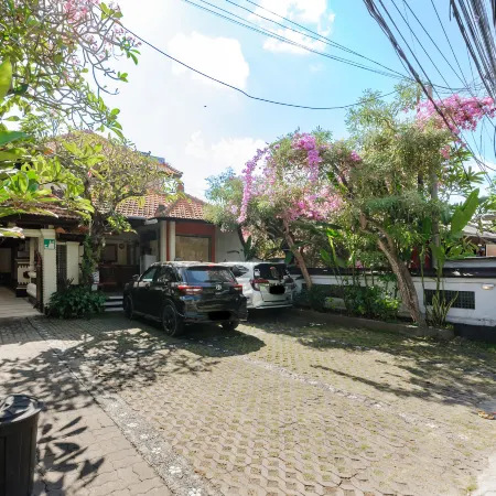 Urbanview Hotel Rasa Sayang Inn Tanjung Benoa Bali Отели рядом с достопримечательностью «Гавань Беноа»