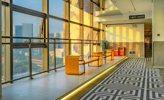 CityFront Horizon Hotel