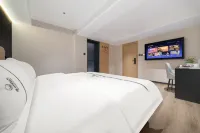 Manzhou Hotel (Tongren Ancient Town Branch)