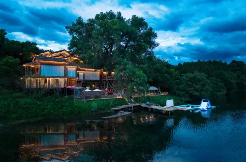 Wangwuyuan · Liusu Xiaozhu · Huangling Designer Homestay