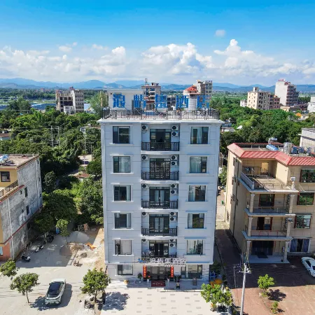 Dongxing Wanwei Langyuji Hotel (Golden Beach on Wanwei Island)