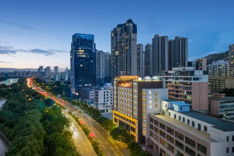 Madison Hotel, Qilihe Bridge, Lanzhou High Speed Railway Station