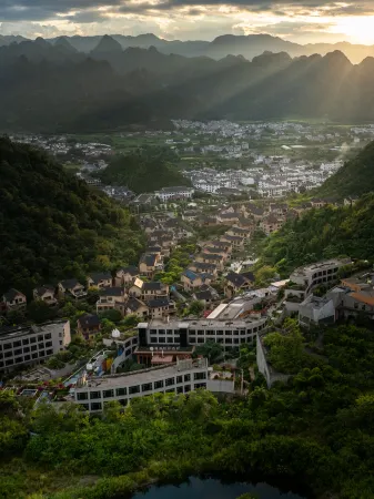 Fenglin Yueshan Hotel Отели рядом с достопримечательностью «Pingdong Square»