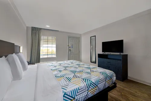 موتل 6 ريتشمون، نكي - إيكو كامبوس أريا