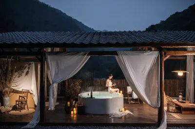 Yishan Sea, Milu Creek Source Mountain and Wild River Tracing Villa Hotels near White Cloud Cave