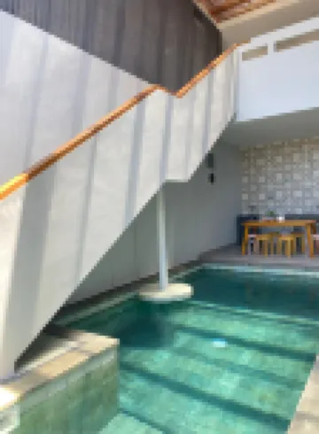 Padinis Villa & Coffee Taman Beji Tohpati Temple附近的飯店