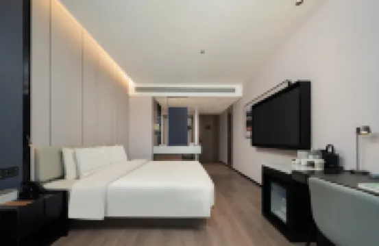 Atour Hotel (Xinghaibin Bridge Dalian Hi-Tech Wanda Plaza) โรงแรมใน