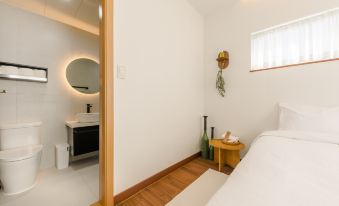 Hamdeok Beach and Gimnyeong Beach sea view accommodation 5 minutes walk from London Beagle Monttan