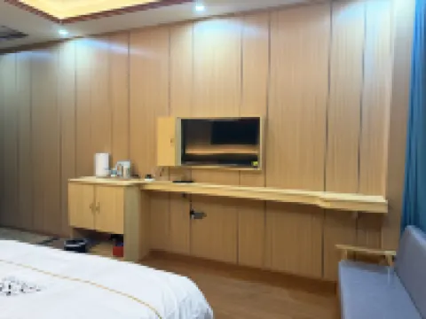 Tingri Gangjianba Tibetan Grand Hotel