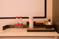 Jimo Designer Hotel (Qingyuan Yiwu Trade City Branch)