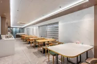 Rujia Ruibo Cloud Hotel (Xiangshan Passenger Center Wanda) - พร้อมอาหารเช้า