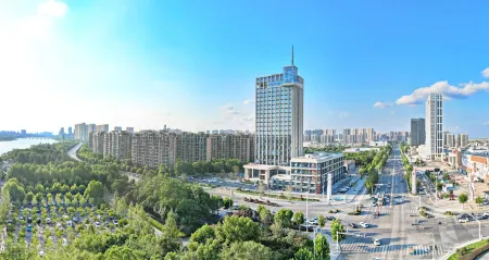 BORUISI    INTERNATIONAL    HOTEL